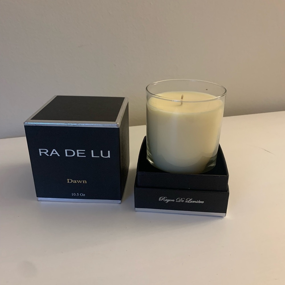 NWT Radelu candle , very good